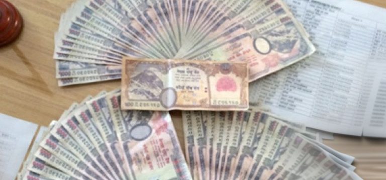 प्रत्येक नेपालीको थाप्लोमा झण्डै एक लाख ऋण !